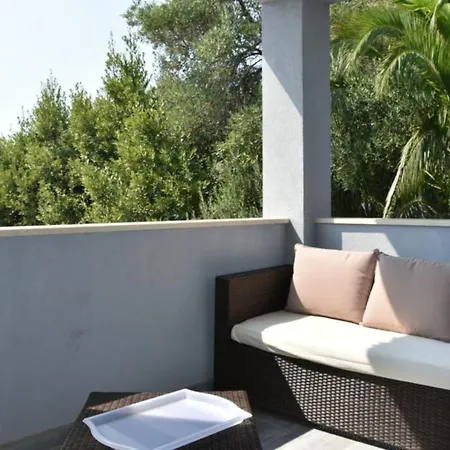 Near The - One Bedroom 212 Διαμέρισμα *